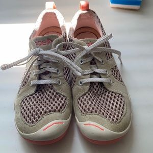 Plae tan Miles sneakers